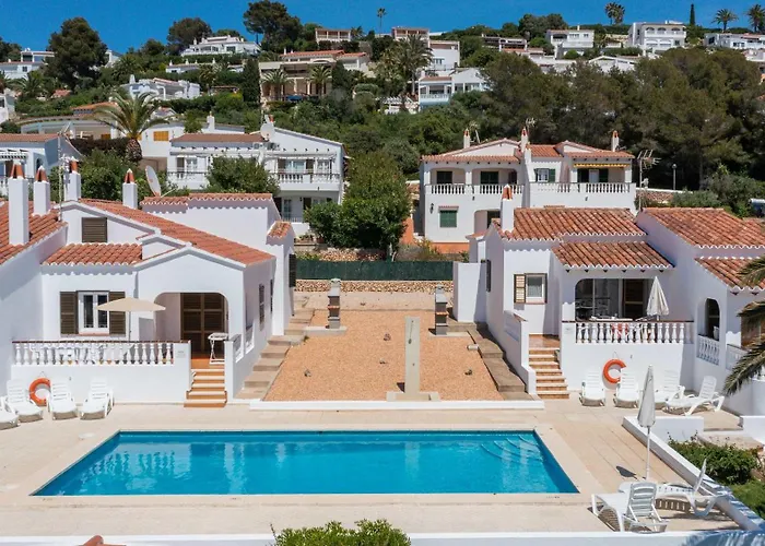 Noelia - Magnificent Sea Views & Close To The