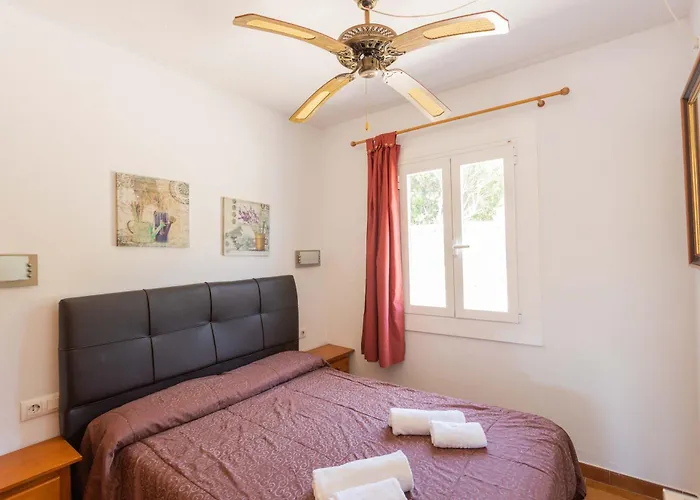 Noelia - Magnificent Sea Views & Close To The