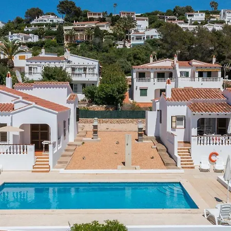 Noelia - Magnificent Sea Views & Close To The