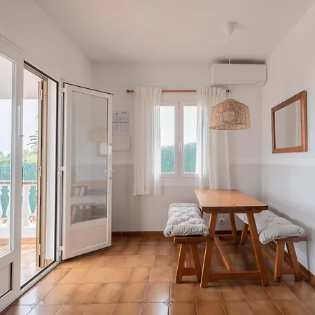 Noelia - Magnificent Sea Views & Close To The