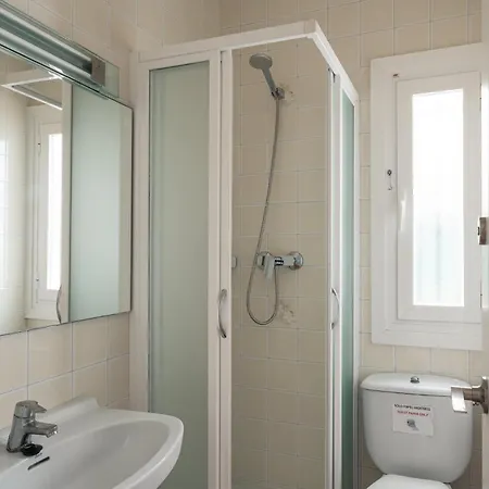 Villa Noelia - Magnificent Sea Views & Close To The