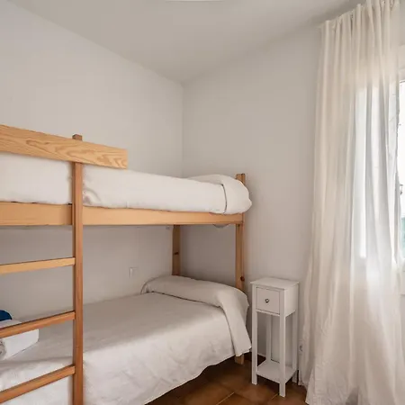 Noelia - Magnificent Sea Views & Close To The